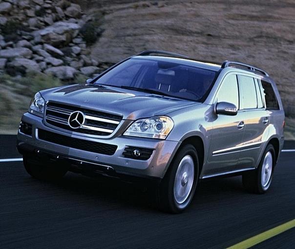 Mercedes-Benz setzt mit der GL-Klasse ein neues Highlight im Marktsegment der luxuriösen Sports Utility Vehicles. 